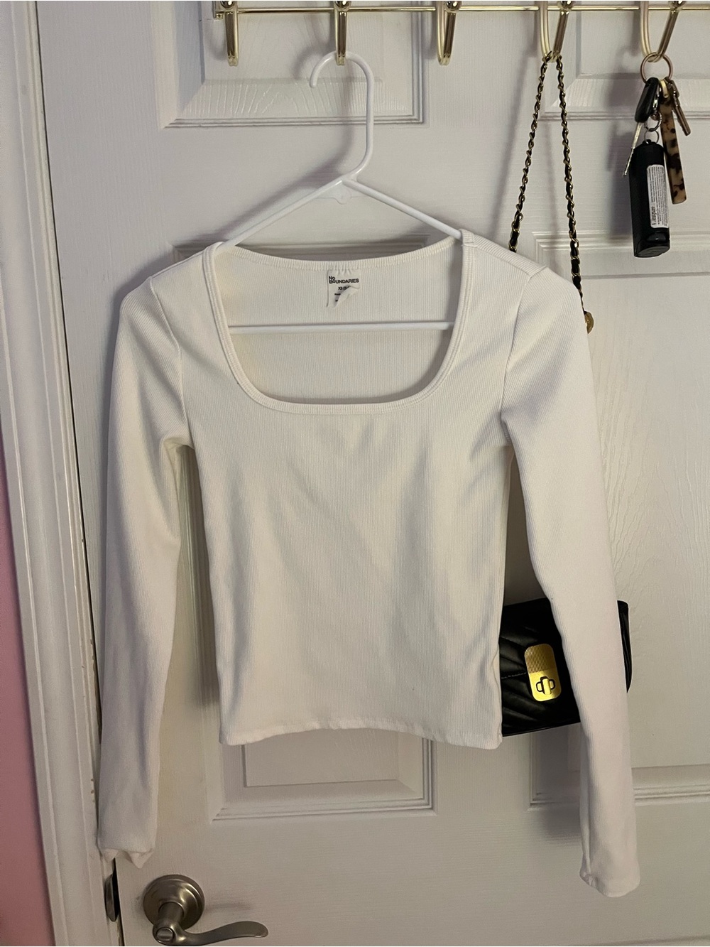 No Boundaries White Scoop Neck Long Sleeve Top